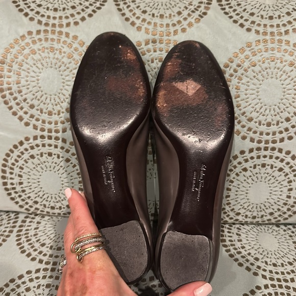 Salvatore Ferragamo Vera Pumps size 8 - Picture 5 of 7
